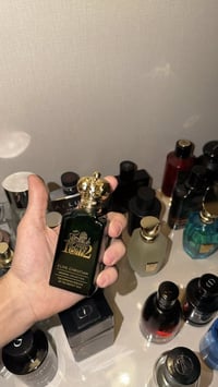 مجموعة عطور • مستعملة