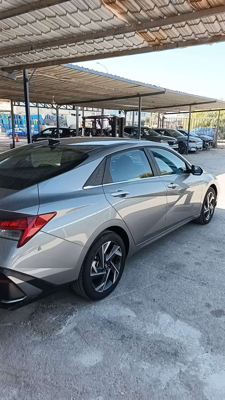 الإنترا موديل٢٤ فول مواصفات وارد أمريكي 
بدون ايرباك 
المواصفات.......
فتحه سقف اسلايت 
بصمه تشغيل 
بصمه ابواب 
تشغيل عن بعد 
رادار أمامي 
لد داخلي 
كراسي تدفئه
رادار خلفي 
رادار جانبي 
ويل كب 
اضويه زنون ابلادي
تحديد مسار 
مثبت سرعه 
وقوف ذاتي 
مانع اصتدام
شاشه دجتل  
كامرا امامي وخلفي
محرك 2000دوش
ماشيه ١٧
تخم تاير ويل كب 
السياره نظافه جديده 
أرقام فحص مؤقت 
تحويل مباشر 
١٦٥$
للاستفسار الاتصال على الرقم ***********
