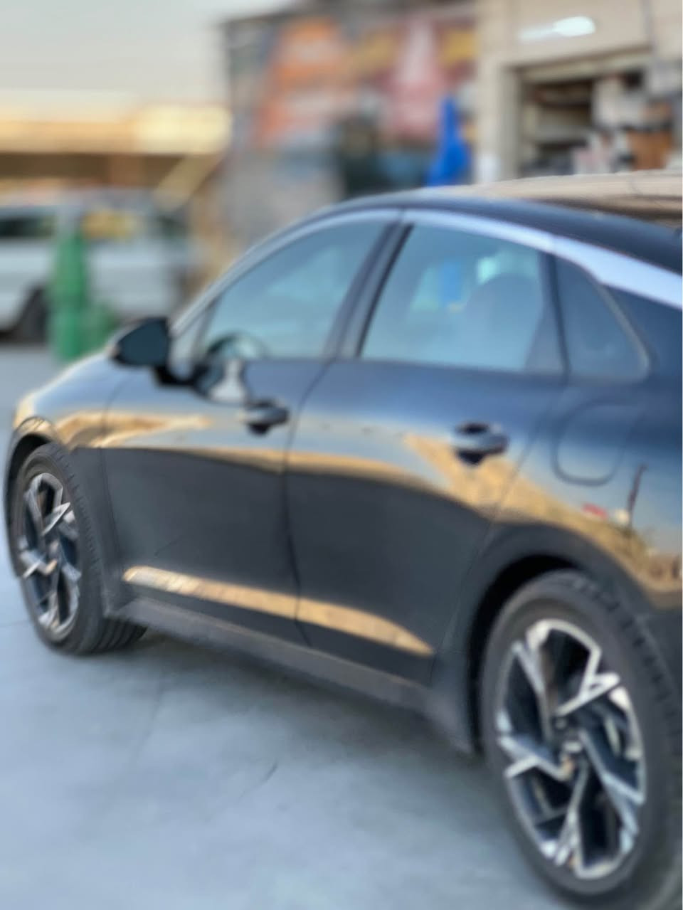 السلام عليكم
عندي سيارة كيا K5 
موديل 2025
مواصفات جي تي لاين GT line اعلى فئة
وارد امريكي
محرك 2500 
شرط لا نفخ لا صرف لا رخاوه
گير شرط 
ماشيه 20 الف ميل 
بانوراما
رادارات 
داخل احمر جلد
كشنات هيتر وكهربائي
رقم كاتي تترقم دهوك
ضررها جاملخ صبغ+ باب مبدل اصلي بدون صبغ
ايرباك بردة مرجع سيستم
مكان السيارة الموصل
بيع فقط بدون مراوس بدون اقساط
للاستفسار
*********** واتساب
*********** واتساب موصل, نينوى
