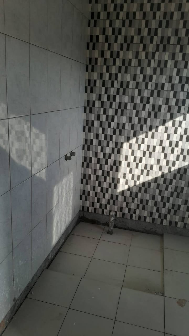 السلام عليكم خلفه اشتغل أرضى جداري سيراميك بورسلين مرمر بابل ***********
