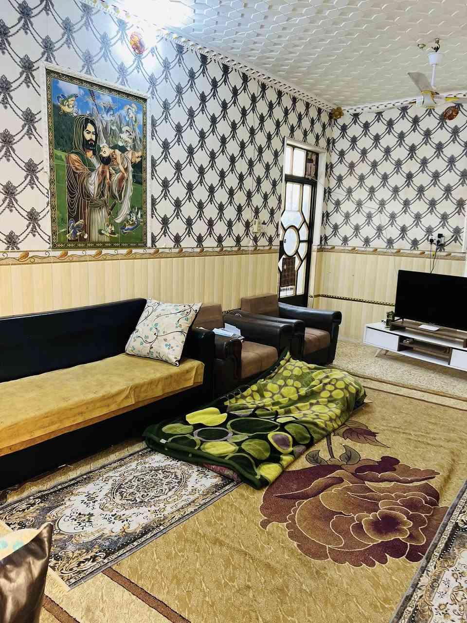 الدار للبيع مساحة 130م طابو زراعي العنوان السواجي شارع ابو ايمن ***********
