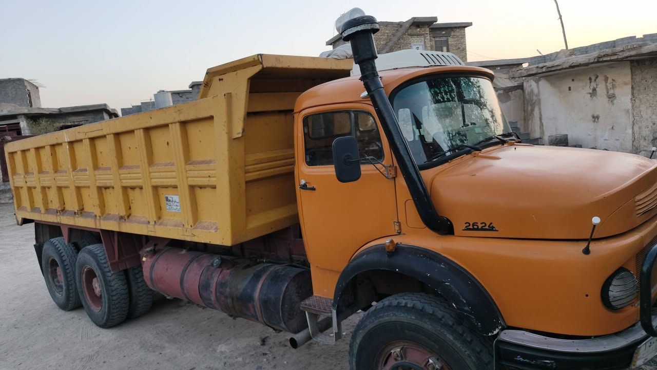 السلام عليكم للبيع 81 قماره صبغ عام شاصي بلادي ما مطوله تخم تاير تبريد ثلج جاهزه للعمل رقم بغداد تحويل مباشر مكان السياره الفلوجه الگرمه السعر 65 وبيها مجال ***********
