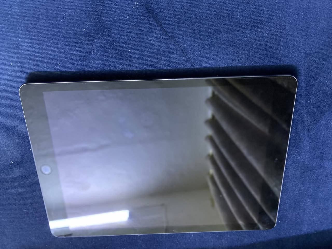 ايياد ايفون 9 مستعمل للبيع
64 GB المساحة

10 انش الحجم 

A13 المعالج

الملحقات (كرتون فقط) 

السعر (230) وبي مجال 

مكاني بغداد وماكو توصيل


**إذا كنت صاحب هذا الإعلان وتريد حذفه لأي سبب، رجاءا أرسل رسالة إلى الدعم الفني**