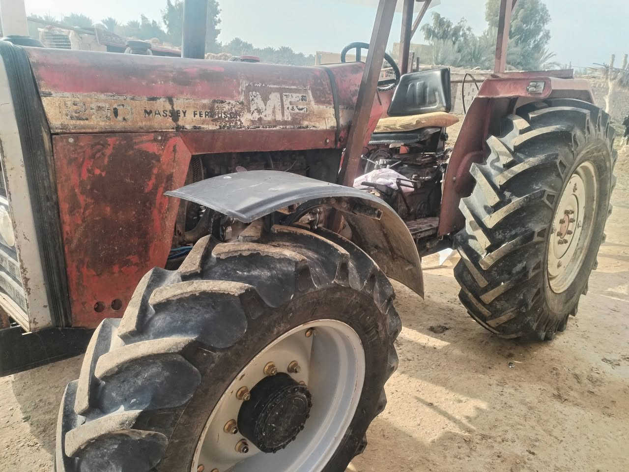 سلام عليكم ورحمة من رخصت لادمن مكينه انكليزي دبل البيع شرط لا نتقيص ولا تبخير تخم تاير جاهزه الشغل مع فدان السعر ١٧ وبي مجال المكينه الثانيه هندي السعر ١٢ وبيه مجال  المكان لانبار جزيره هيت  *********** اركان يونس لقيسي
