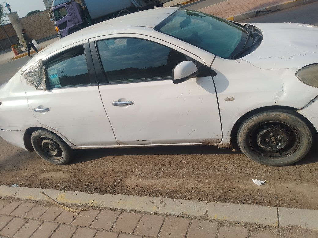 سلام عليكم 
نيسان سني موديل 14 ادوات يعني كلك مضروبه بجم ومثل ما موضح بالصور ضربات بيه ابيع كفاله سرقه وعشائر سعر 35 عنوان بغداد 
***********
