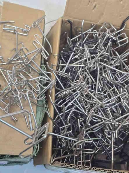 أغراض  محل للبيع 
فاترينات عدد 6 سعر الوحده  ٨٠ الف 
ميز كاشير سعره  ٤٢٥ الف 
هوكات كمية كبيرة سعر الهوك الواحد  ٣٥٠ دينار 
 و شبكة تعليك
للاستفسار مراسله الصفحه او التصال على الرقم 
*********** عمارة
