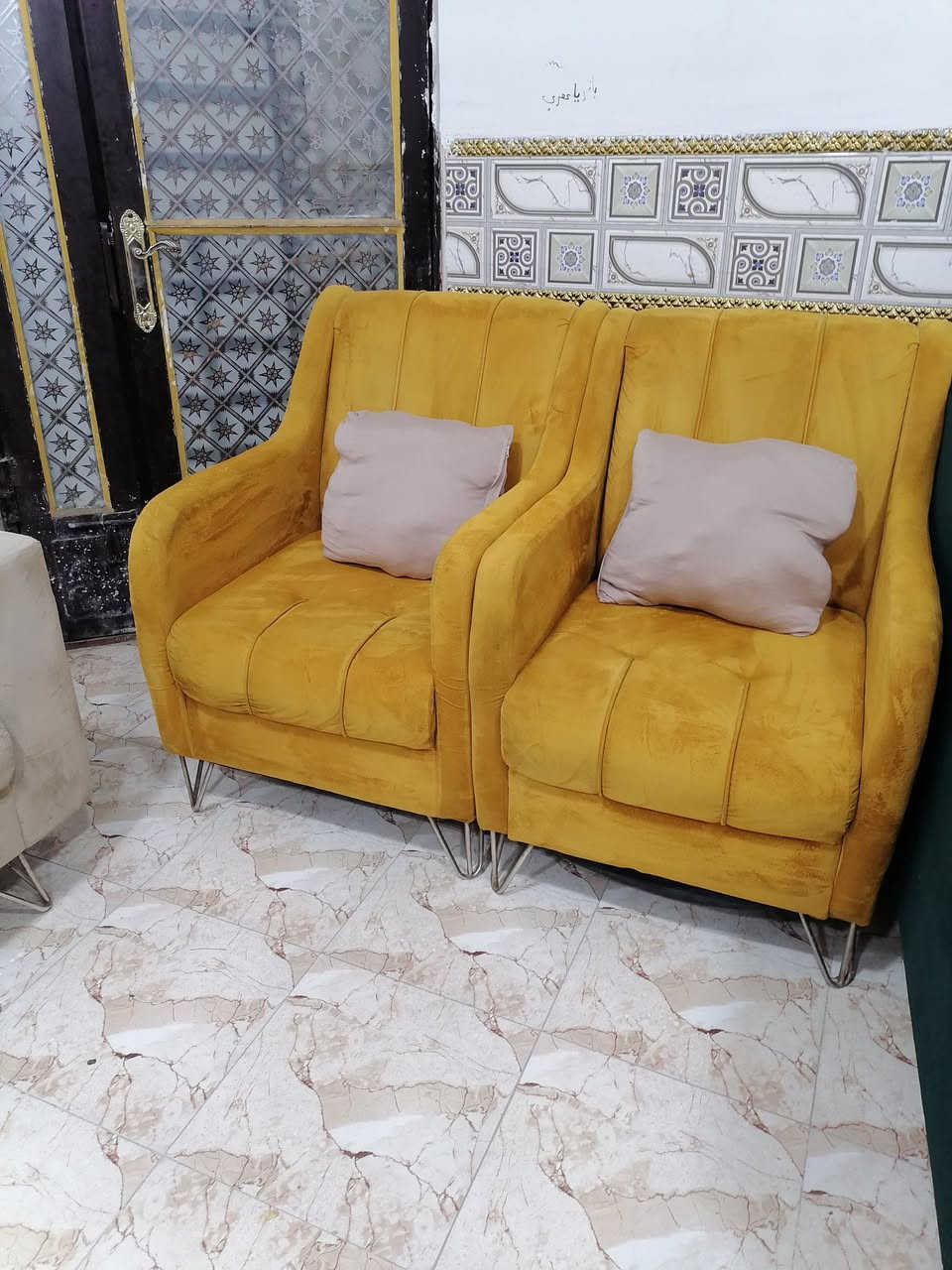 تخم ١٠نفرات نضيف حيل مابي اي ضرر ب٢٥٠ وبي مجال بسيط الشراي يتصل ماعدي مكان إله مستعجل على بيعه ***********
