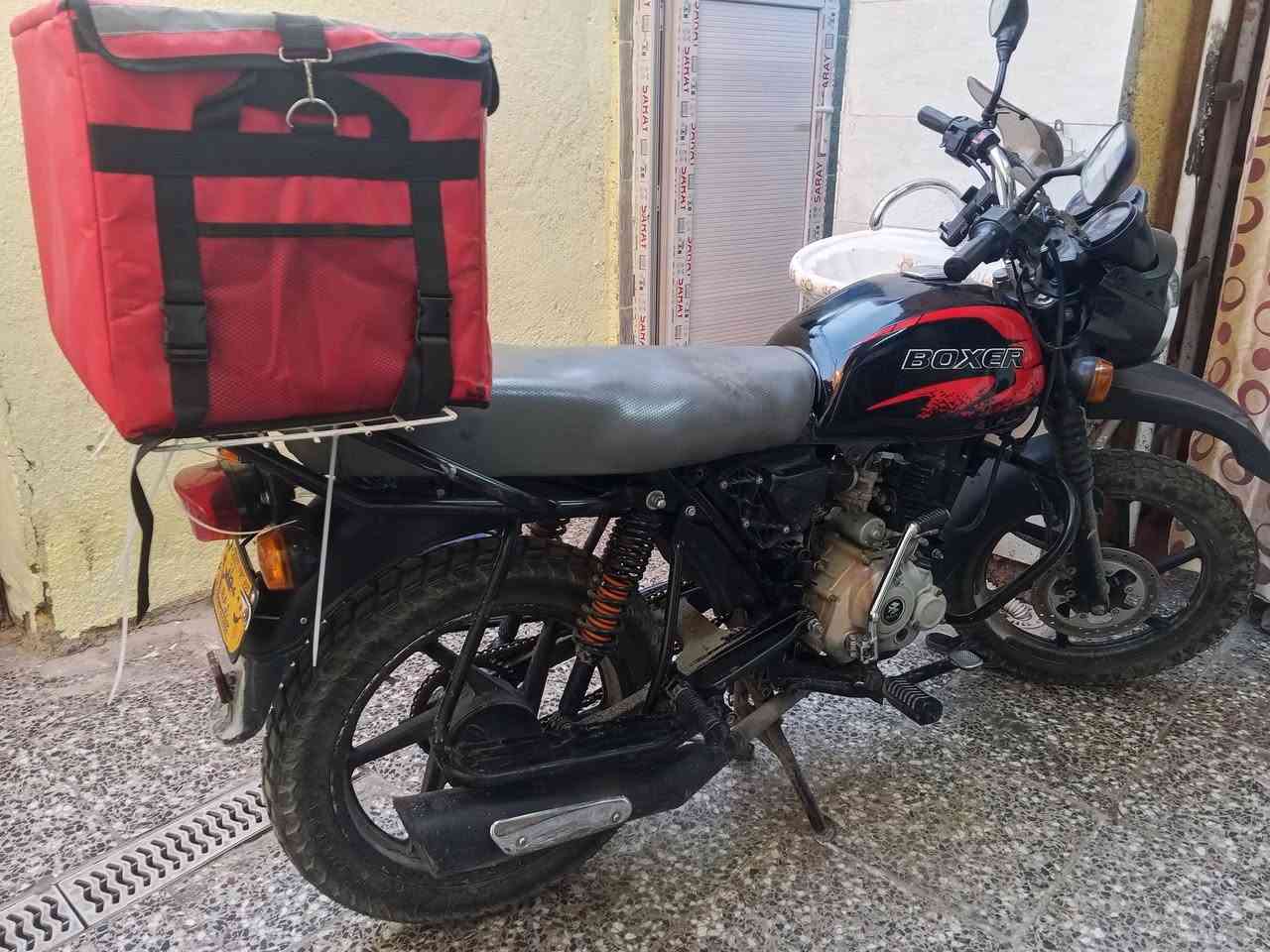 دراجه بوكسر موديل 22 رقم وسنويه بغداد رقم عربي دراجه نضيفه يرادلهه شوي ترتيب بيهه بس زنجيل داخلي لعنوان بلديات ***********
