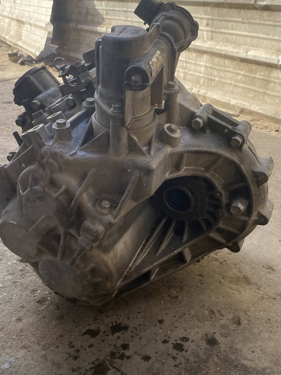 السلام عليكم كير فولستر كلج حاويه نضيف على الشغل سعره ٣٠٠ الف قفل  dctللاستفسار ***********
