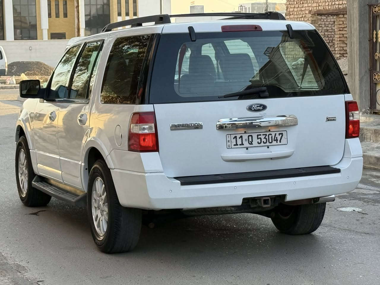 اكسبديشن 2011 خليجيه 
ماشيه128 الف 
مكفوله من جميع النواحي 
كير ومحرك مكفولات 
تبريد ثلج ❄️ 
7راكب تبريد مركزي 
تخم تاير ياباني صدره بلشركه مبدل جديد 
السياره جاهزه السعر 155 ورقه مكاني بغداد 
***********
