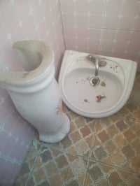 مغاسل جديدة عدد 2 الوحده على 15 الشراي يتصل 07718937054