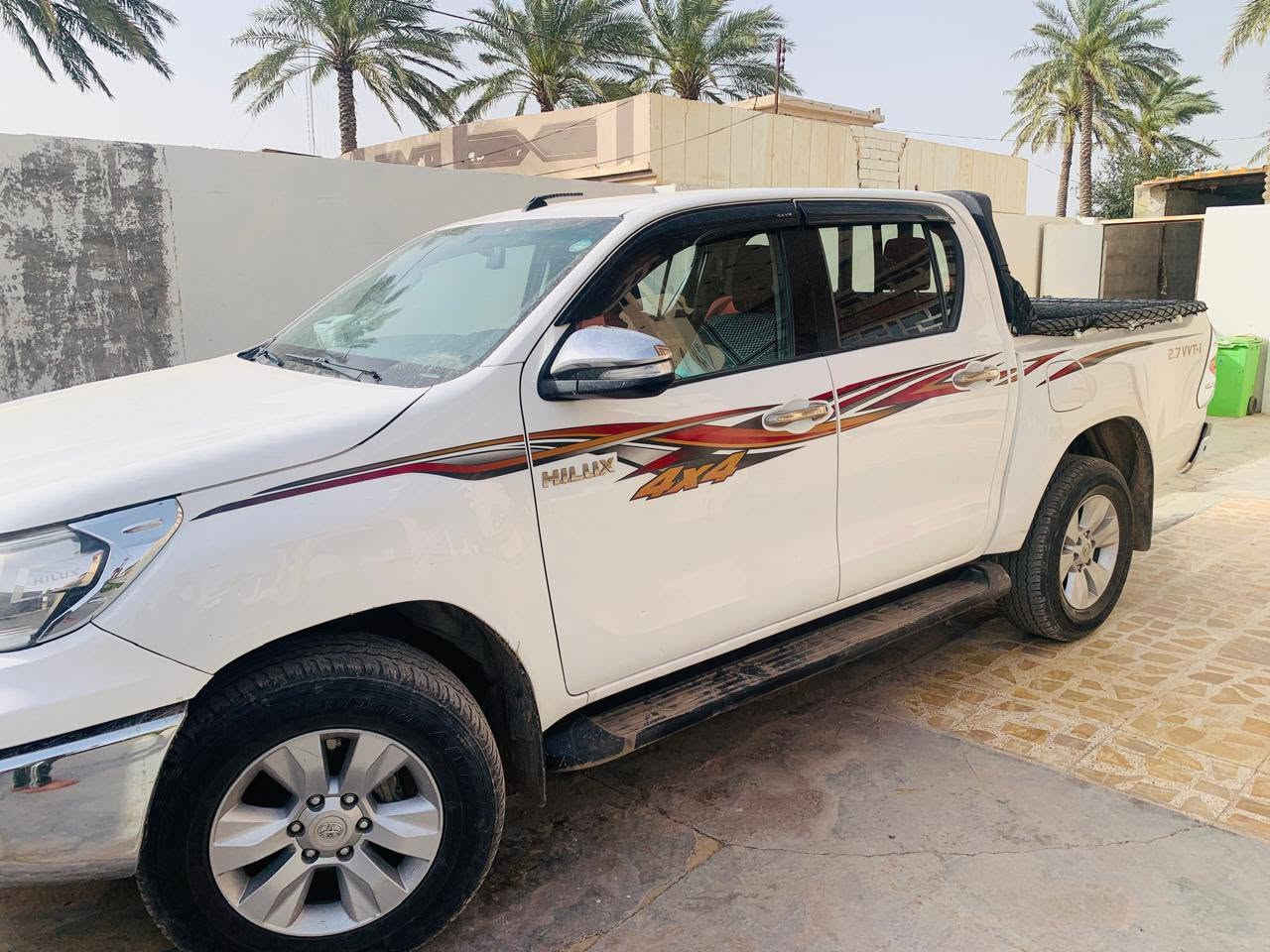 سلام عليكم
Toyota Hilux 

للبيع سيارة جديدة تخم تاير محرك كير كفاله شرط تبريد ثلج قطعتين تبريد بيهة بارد قليل شبر ما بيهة اي نقص ماشية150الف حقيقي شاشة مديل سيارة (2016)يرهم مراوس حسب لقناعة للتواصل رقم ***********
