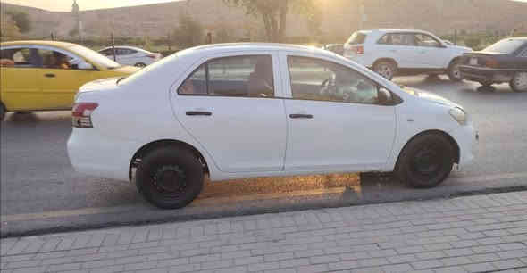 يارس 2010 كير ومحرك شرط كير عادي قطعتين صبغ الصندوق والجاملق اليسار السعر 85 الرقم ***********
