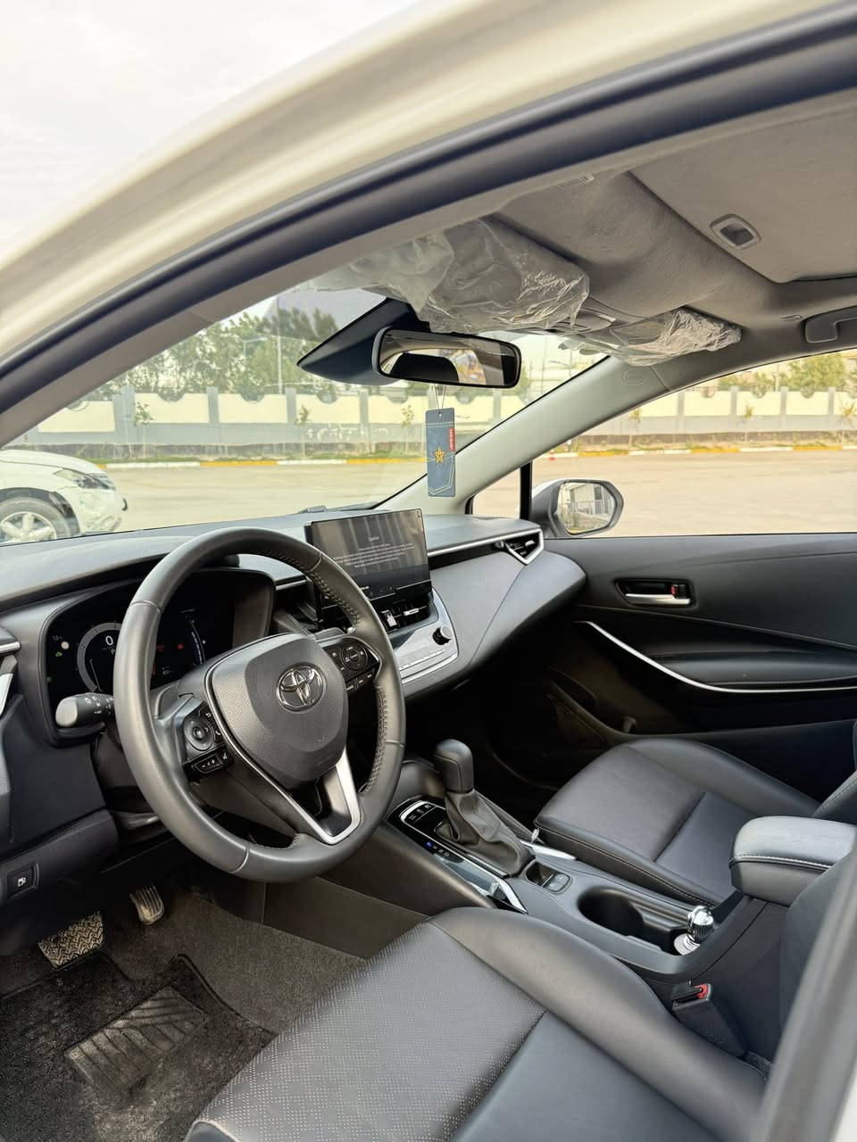 كورلا هايبرد 2025 
شكل الخليجي ( كفالة عامة )
كفالة من البارد و الصبغ 
ماشية 12 الف 
مواصفات السيارة
سلايد رووف 
رادار
 بصمه
دشبول ديجيتال 
كشنات جلد 
كاميرا دوارة  
تبريد شاشة
قطعتين تبريد
هاند بريك كهرباء 
نظام مانع الانزلاق 
اوتو هولد Auto Hold 
اشارة في المرايا الجانبية
السعر : 158
العنوان : بغداد . الكاظمية 
للأستفسار :#***********
