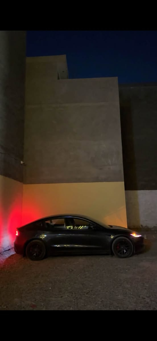 تيسلا model 3 2024
دبل واطور
ماشيه 16
قطعتين فقط باب وجاملغ بدون ايرباك بدون دواخل
مغلفه ppf
21000$
***********
