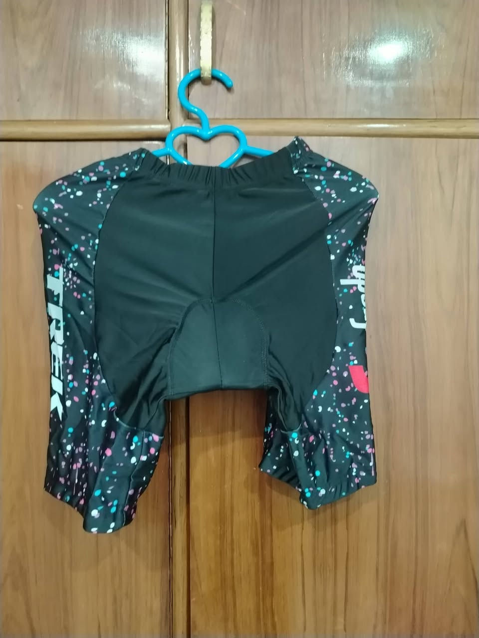 السلام عليكم شورت سكود + ترك قياس اكس لارج الثنين 15 الف جديد بنايلون


**إذا كنت صاحب هذا الإعلان وتريد حذفه لأي سبب، رجاءا أرسل رسالة إلى الدعم الفني**