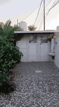 بيت زراعي للبيع 335م شارع الزوار خلف مسجد السهلة واجهة 11م نزال 29م شارع 8م يبعد 10م عن الشارع الرئيسي غرفتين وصالة واستقبال ومطبخ ومكشوفة 2صحيات 3 السطح فرشي تشاريف مسكوف بكيسبان سند 25 حديقة 100م الشبابيك المنيوم الاساس صب كونكريت البيت كاشي سيراميك مع سبالت 2 سخانات 2 مع مراوح وماطور ماء كاونتر155 مليون مع المجال للاستفسار ***********
