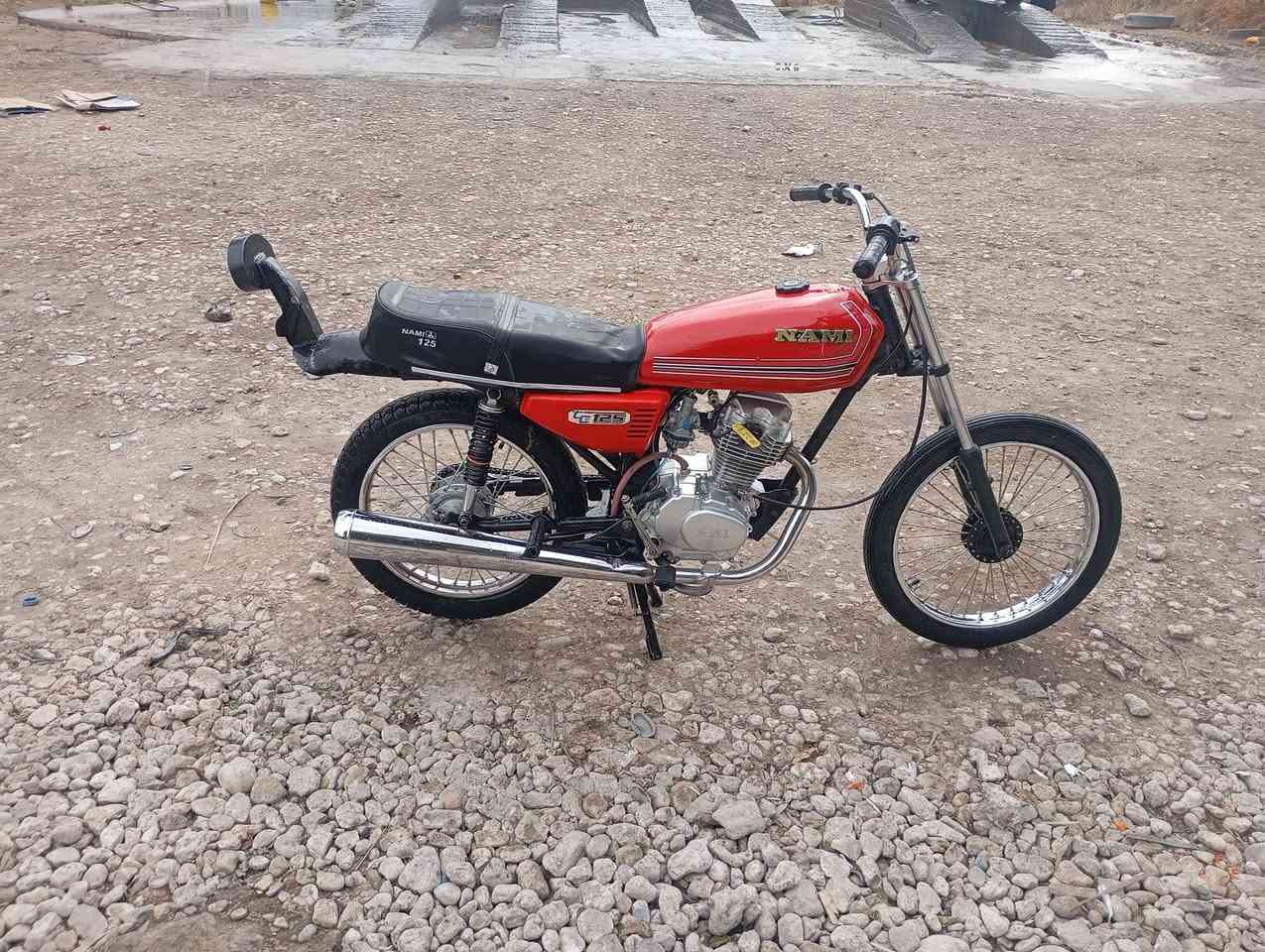 السلام عليكم للبيع او مراوس نامه تعمير 25شاصي 22اوراق الدراجه كامله ما ناقصهة شي مكينه مفتوحه مكان بابل محاويل تفاصيل خاص او اتصال ***********
