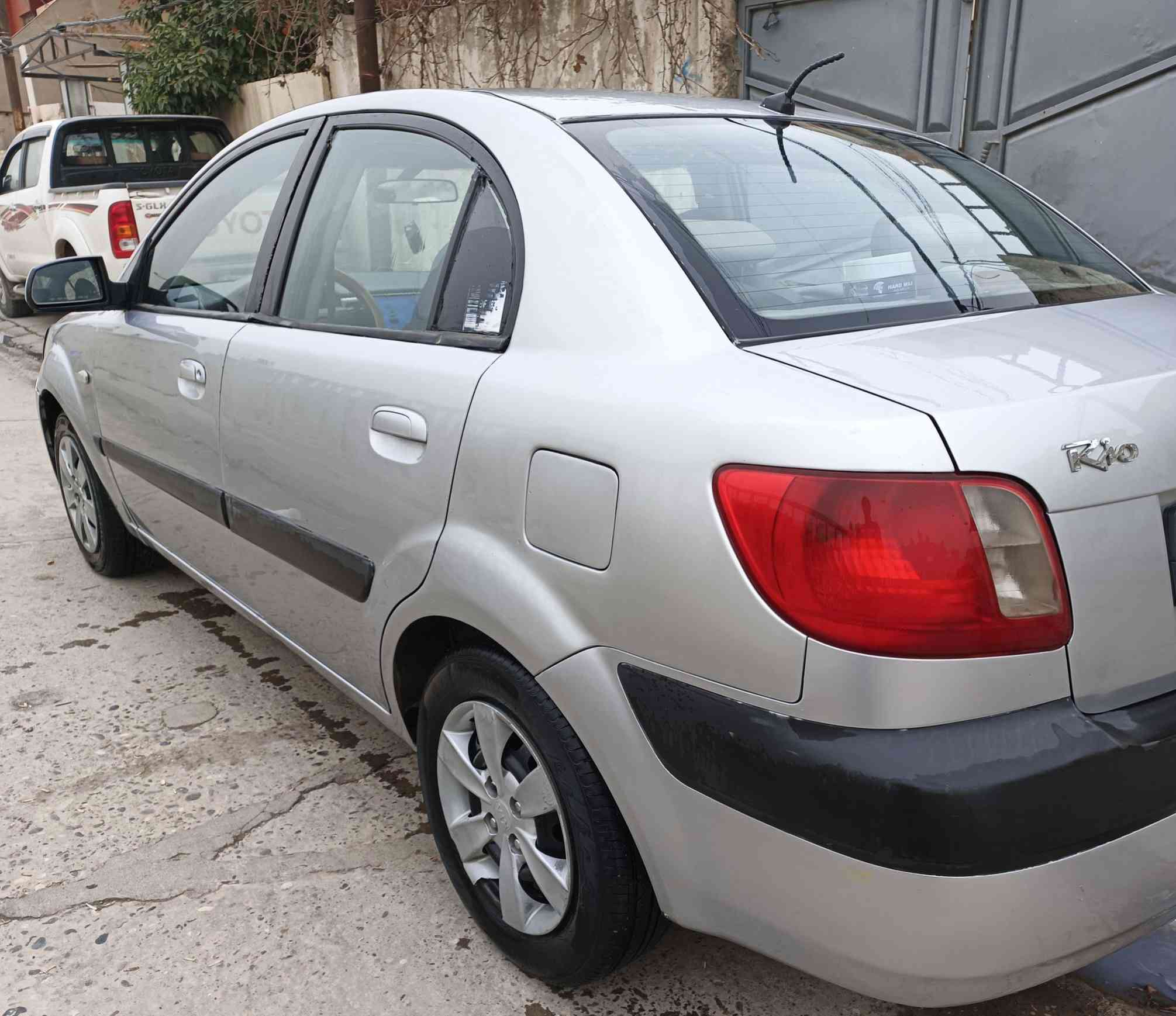 سلام عليكم 
كيا ريو موديل 2008 أمريكي 
محرك 16
كير اوتوماتيك 
شاشه و  كاميرا 
رقم انكليزي مسطره 
هزه جديده باسمي 
تحويل ثاني يوم 
رقم ديالى بدون ضرر 
صبغ عام مكان سياره 
موصل شاري يتصل 
***********
***********
للبيع فقط 
شاري يتصل
