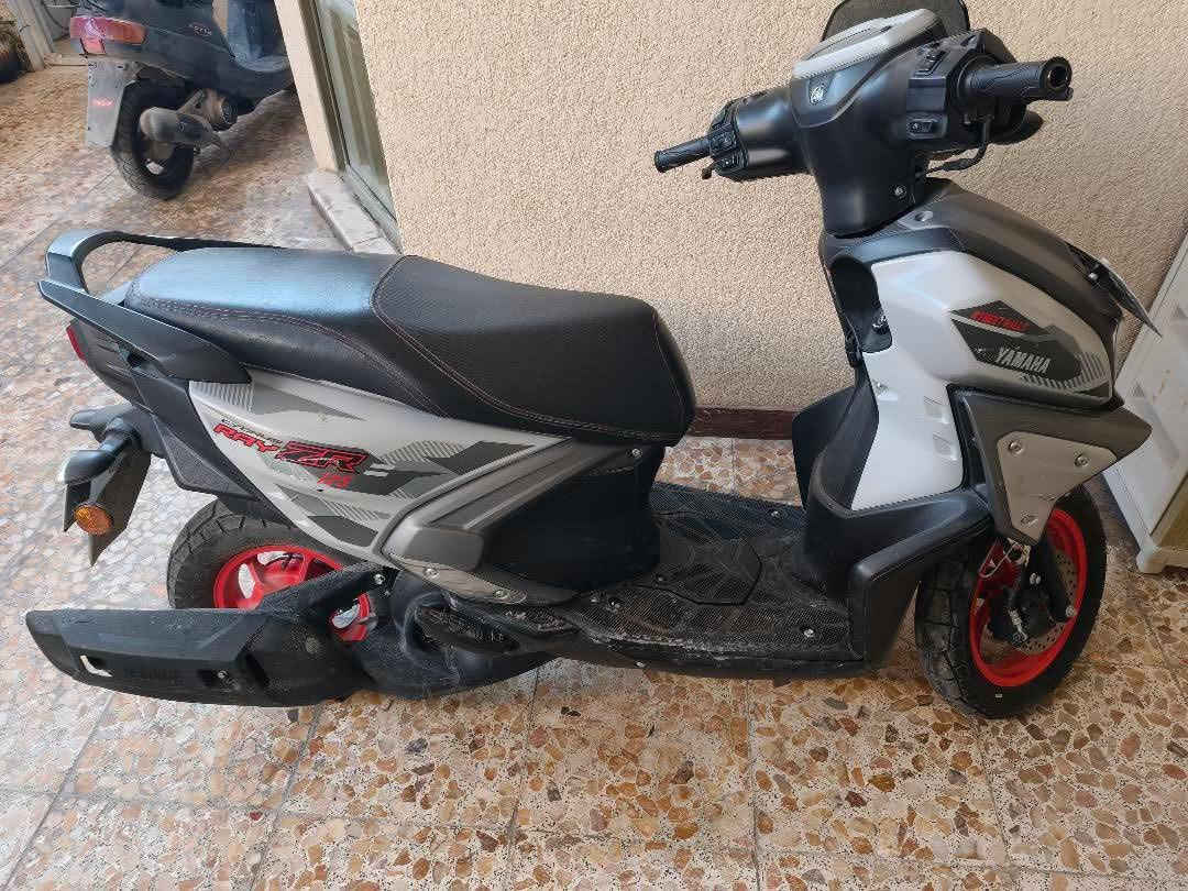 دراجه zr 2024 للبيع ماشيه 4400 
بعدهي جديده الدراجه مرقم كامل اربيل و سنويه جاهزه 
للأستفسار الاتصال على الرقم ***********
