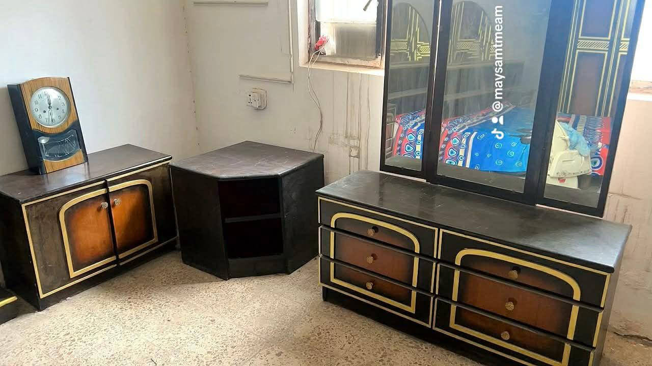 غرفه ٨قطع خشب صاج بحاله ممتازه كنتور ٦باب  سعرها ٥٠٠وبيها مجال المكان حي الجهاد بغداد, العراق


**إذا كنت صاحب هذا الإعلان وتريد حذفه لأي سبب، رجاءا أرسل رسالة إلى الدعم الفني**