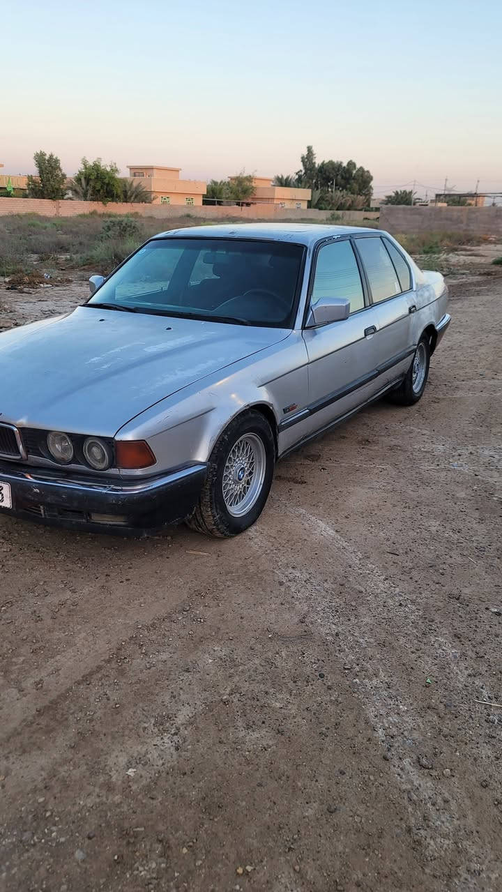 BMW 730I V8.                $السعر42
السلام عليكم BMW 730i v8اصل السياره كير ومكينه خير من الله اي محافظه اريدهه اشغل وروح تبريد ثلج قطعتين لايتات زنون عالي ناصي فيول بم جديد اصلي بلكات بوش ألماني اصلي وأتر بم اصلي انكليزي جديد السياره بلاديه شلع قلع اي جطل مابيهه كهربائياتهه كلهه شغاله كشنات كهرباء فتحه سقف شغاله داخل جلد بس يرادلهه دوشمه صدر خلفي جديد دبلات كلهن جدد السياره وين مايعجبك شغل واطلع بيهه والسياره بيهه ضربه بل جاملغ الخلفي جهه السايق السعر  42$قابل للتفواض العنوان بغداد
***********
