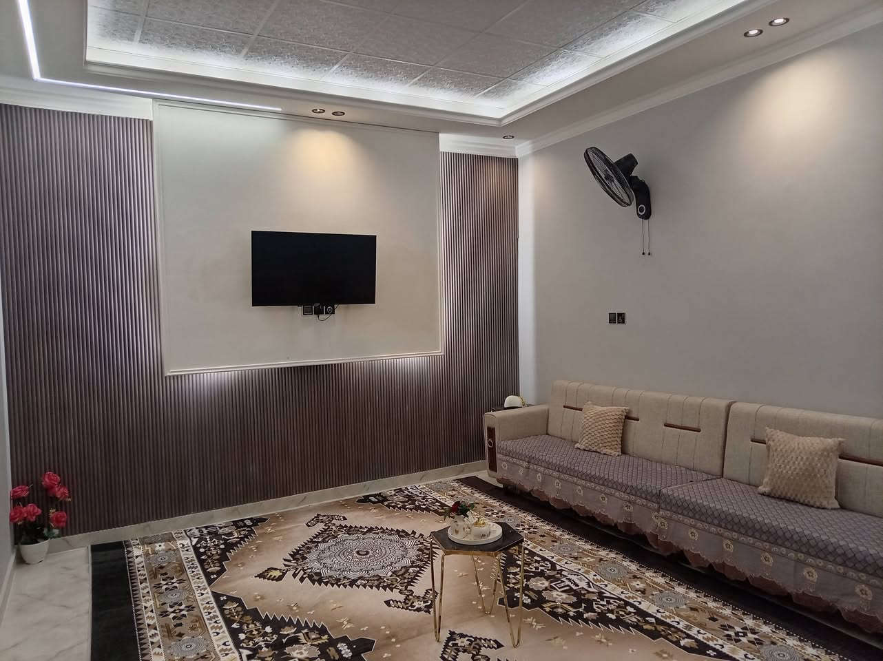 مجموعة من أعمالنا الصبغ والديكور وصبغ الد ور والواجهات
الاستفسار ***********
