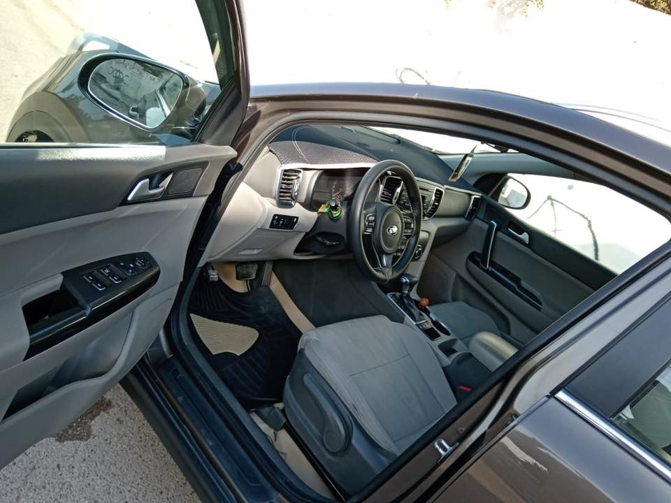 السلام عليكم 
سبورتج موديل 2018 خليجي 2000 دوش مواصفات نص فول بيها قطع صبغ موضح بالسونار رقم سليمانية بااسمي شرط تحويل ثاني يوم محرك وكير بلادي مامفتوح بدون دواخل 
السعر 147$ وبيها مجال
***********
