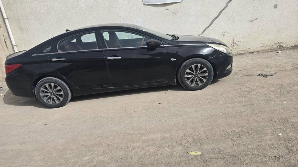 البيع هونداي سوناتا موديل  2011 وارد كوري محرك 200دوش رقم نكليزي سنويه بأسمي الكل يعرف الكوري ماينكفل من الصبغ بيها بارد قليل بجاملغ الخافي جاهزه السياره محرك كير حداده تبريد تدفأه طخم تاير جديده لايت زنون تبريد خلفي شاشه تاب كامره ويل كب السعر 93 بدون مراوس ابيع فقط العنوان البصره حمدان *********** البصرة, العراق
