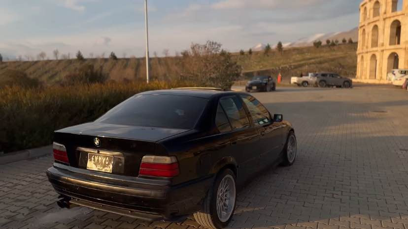 بە ناوی خوا BMW E36 ئاڕمی پلاستیکی سلێمانی مەکینەی ٢٥ گێڕ عادی گێڕو مەکینەو ئەکسل بەشەرت دومانگە خراوەتە سەری بێ دەعموو لێدراوی هەموو گینای بەشەرت پشت و پێش کەپس کارەبای مەزبووت سڵاید دووجام کارابا ئاڕموو ئەوالیات بە شەرت  تاقم وایری بووش ماشاڵا زۆر بەقووەتە ماڵی دۆستە. 
نرخ ٥٠$
***********
جوابی نامە نادەمە تکایە تێل بۆ ساحێبی بکە. Singapore
