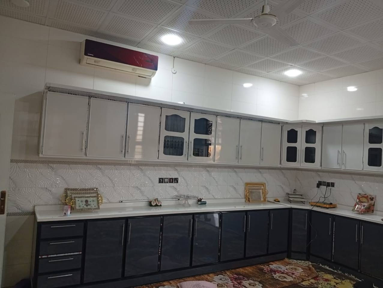 للبيع دار بناء حديث
📍 الموقع: الصياحية – قرب كوين بارك
📐 المساحة: 1500 متر
📄 سند العقار: 25 زراعي
🚰⚡ الخدمات: متوفرة كافة
🛣 الموقع مميز: قريب من شارع الصياحية الرئيسي
📞 للاستفسار: الاتصال على الرقم
***********
