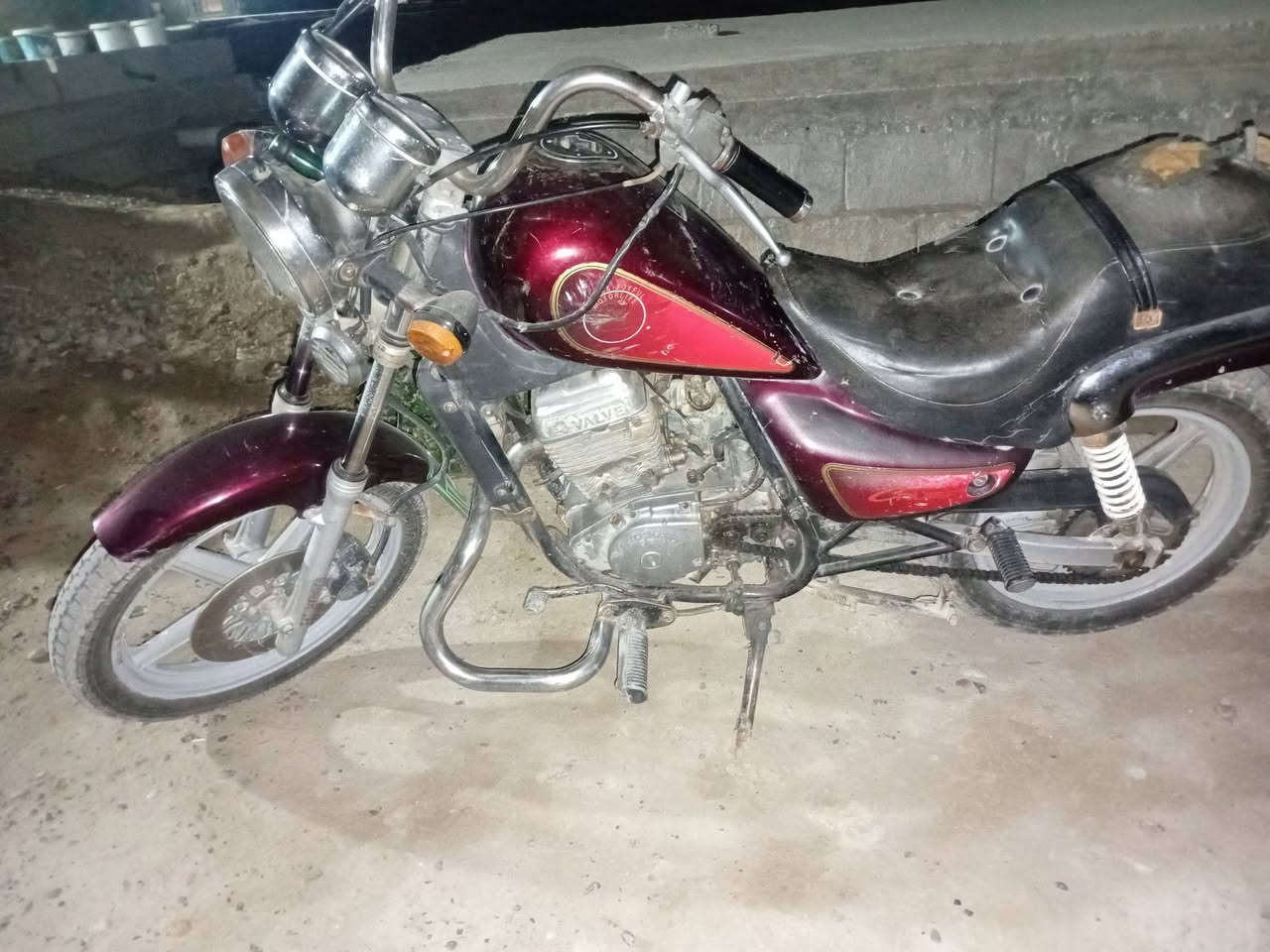 السلام عليكم من رخصت الدمن هيرلي للبيع ٤ولف امجفت صارله عشرين يوم السعر٤٠٠  اومراوس اببترميخالف ***********
