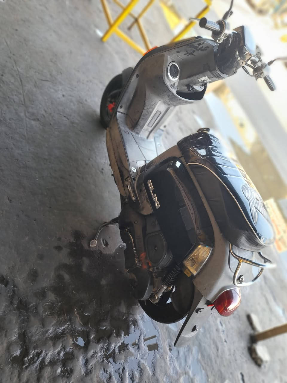 ماكس بوليس للبيع دراجه جديده بمعنه الكلمه مكينه خرسه متسمع صوتها جاهزه نعومتها فول السعر ٦٥٠ شراي اتصل *********** مكاني لامين الثانيه
