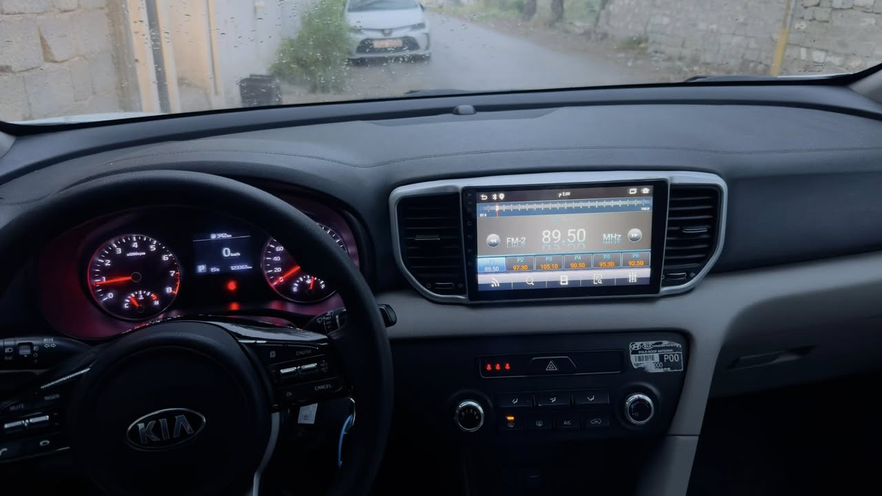 السلام عليكم 
للبيع كيا سبورتج خليجي كفاله عامه مديل 2021 الشركه الدولية خليجي
ماشيه 124 الف
رقم أربيل تحويل مباشر
بانوراما تحكم ستيرن
شاشه وكامره
نظام التشغيل سويج
كشنات مخمل
محرك 2000 دوش
تخم تاير جديد
السياره عليها ادامه كامله
للستفسار اتصال او واتساب
***********
السعر 205 وبيها مجال
