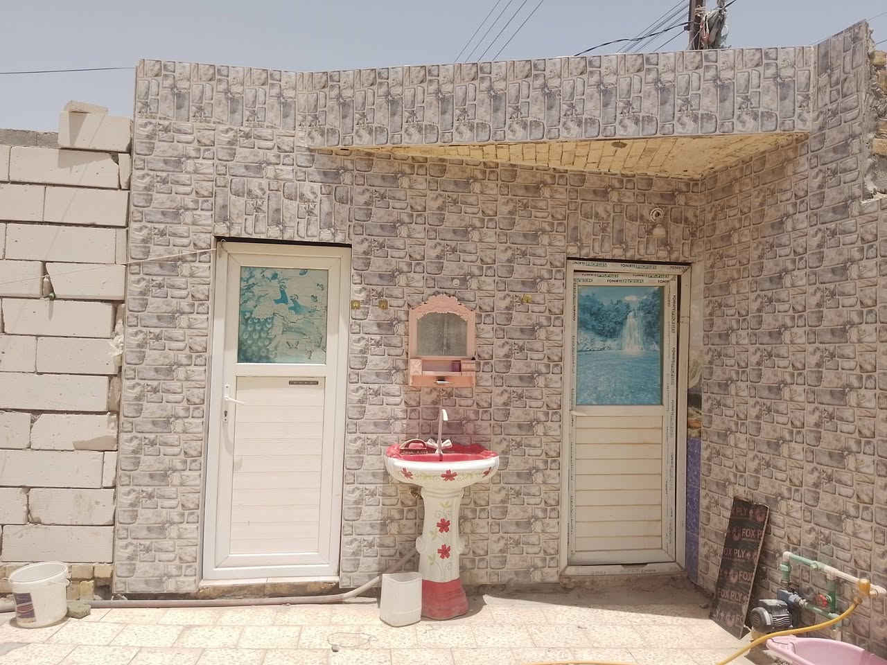 سلام عليكم بيت للبيع بكاع عامر المساحه ٣٥٠ غرف ٣ دوانيه ١١ صاله ٩ وبي مساحه كدامه الستفسار عله رقم ***********
