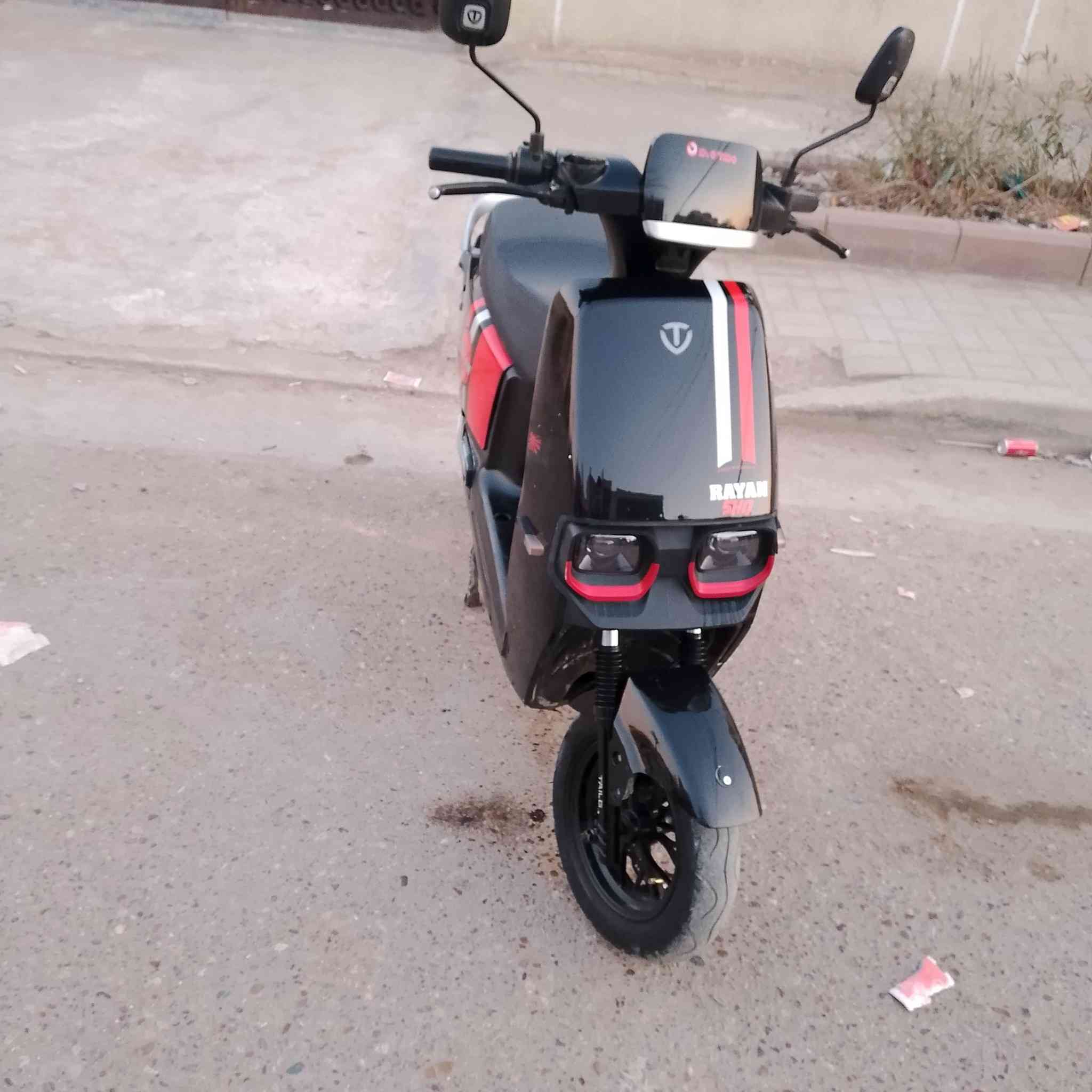 السلام وعليكم دراجه شحن للبيع
النوعيه ريان ام عيون غنيه عن التعريف 
6 بطاريات مسطرة 38 امبير جدد 
لايت عالي وناصي 
هورن 
واشاير يمنه ويسرة 
منفذ يوبياءس 
قفل ستيرن 
نضام Rبك 
نضام بارك 
نضام B 
تشغيل عن بعد 
انذار ضد السرقة 
مكاني بغداد البلديات 
السعر 575 و بيها مجال 
الرقم ***********
