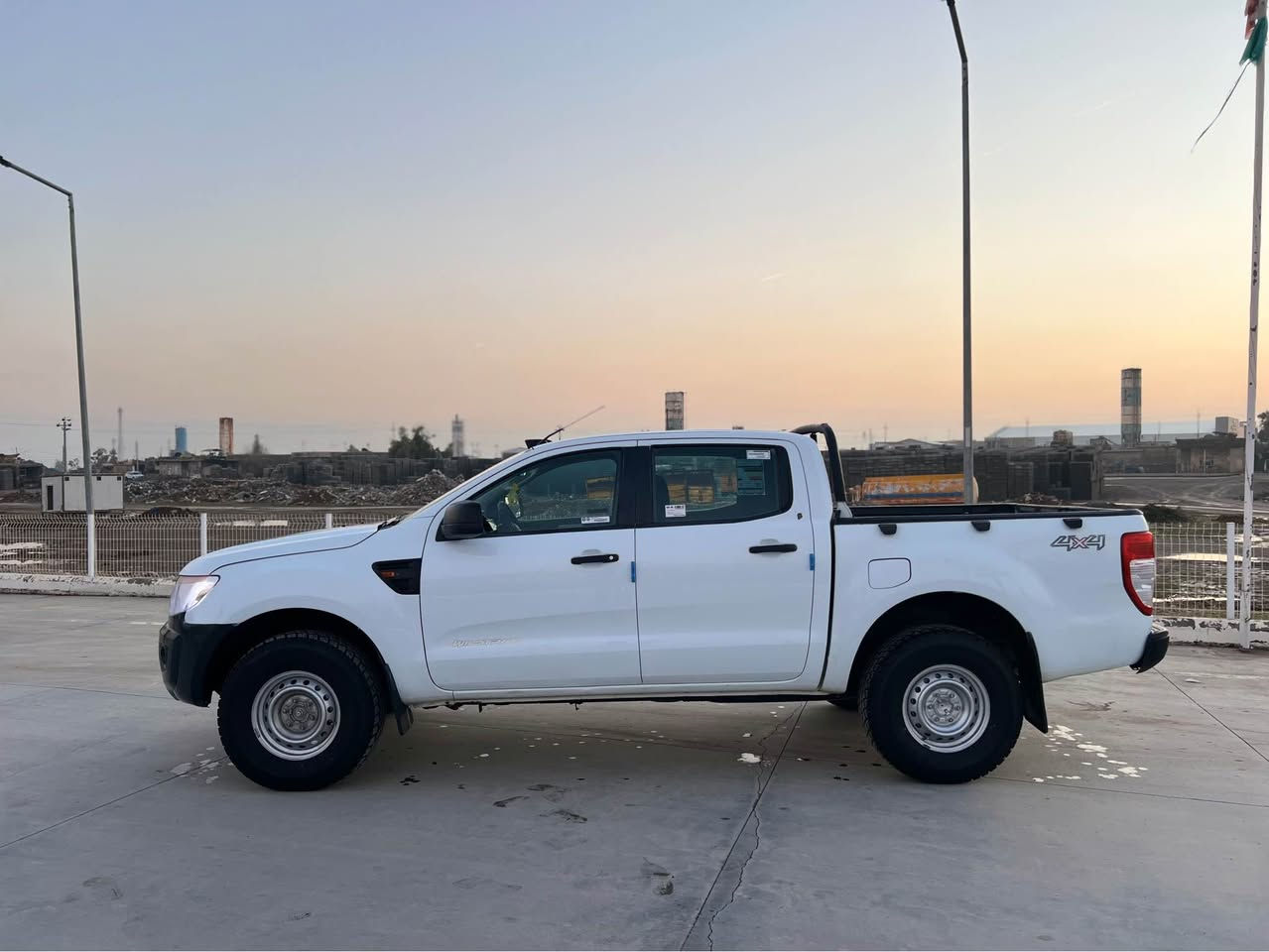 فۆرد رەنجەر مۆدیل ٢٠١٢ گاز انجیکتەر و سۆپەرە گێر مەکینە ئەکسل نەشەرت سەیارەکە سەنەوی تازەیە ٤ تایەی تازەیە زۆر پاک و خاوێن ماوە ماڵی دۆست ٢ پەڵەی بۆیاغە بەبێ ناو دەعم و لێدران نرخی ١١٧ مەجال ژ.م*********** رانية, السليمانية
