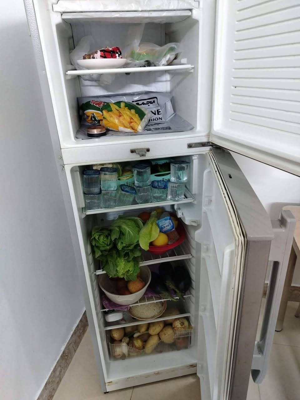 للبيع ثلاجة قدم ١٢ سعر ١٣٥ وعنوان فلوجه حي الشرطه رقم *********** للإستفسار
