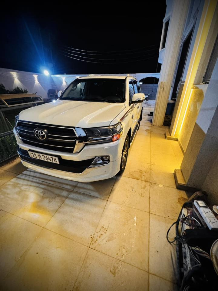 السلام عليكم لاندكروز 2020
كراند تورنك 
 مكفوله من صبغ ولبارد 
السعر530ورقة
فول موصفات 
فتحه
بصمه 
كشنات جلد وكهرباء 
3شاشات 
دبل ماوس 
باب خلفي كهرباء 
زراك لايت 
مري جانبيه قلاب 
شاحن واير ليس 
تشغيل عن بعد 
4بصمات 
حساس امامي خلفي 
سياره جديده فقط بنيد مبدل
للتصال***********
