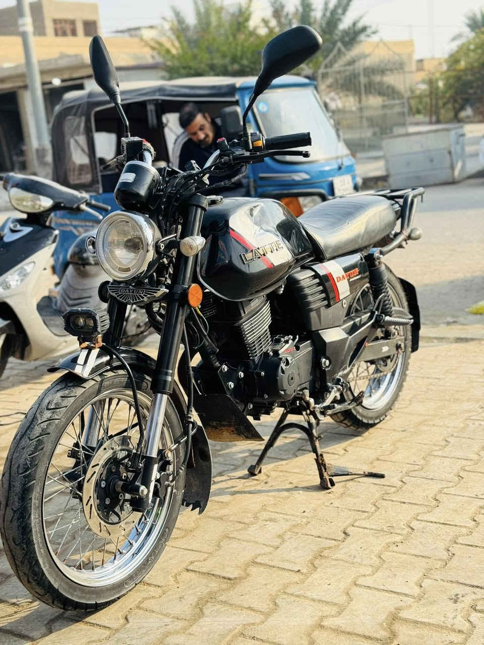 ياالله السلام عليكم ورحمة الله دراجه دايوان لايتي اوراق اصولي وكمرك 6اوراق دراجه مكفوله من التصليح بس التانكي بي خسفات فقط للبيع مكانهه المحموديه 
السعر 1300وبيهه مجال للشراي للستفسار 
*********** 
***********
