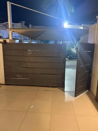 باب • عرض ٣٢٠ • ارتفاع ١٨٠