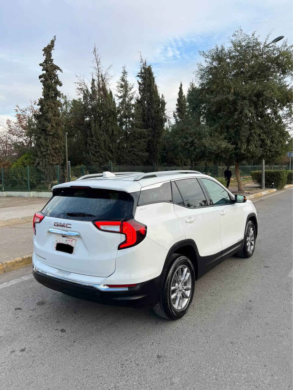 سلام عليكم 

GMC TERRAIN SLT 2023

فول مواصفات بدون فتحة 

ضرر سيارة ٥ قطعة صبغ 

سيارة رقم كاتي ترقيم شيمالي 

ب شرط ترقيم 

سيارة جاهزة بدون نقص 

مكان اربيل 

126 ورقة مجال 

رقم ساحب سيارة ***********

واتساب موجود أربيل, العراق
