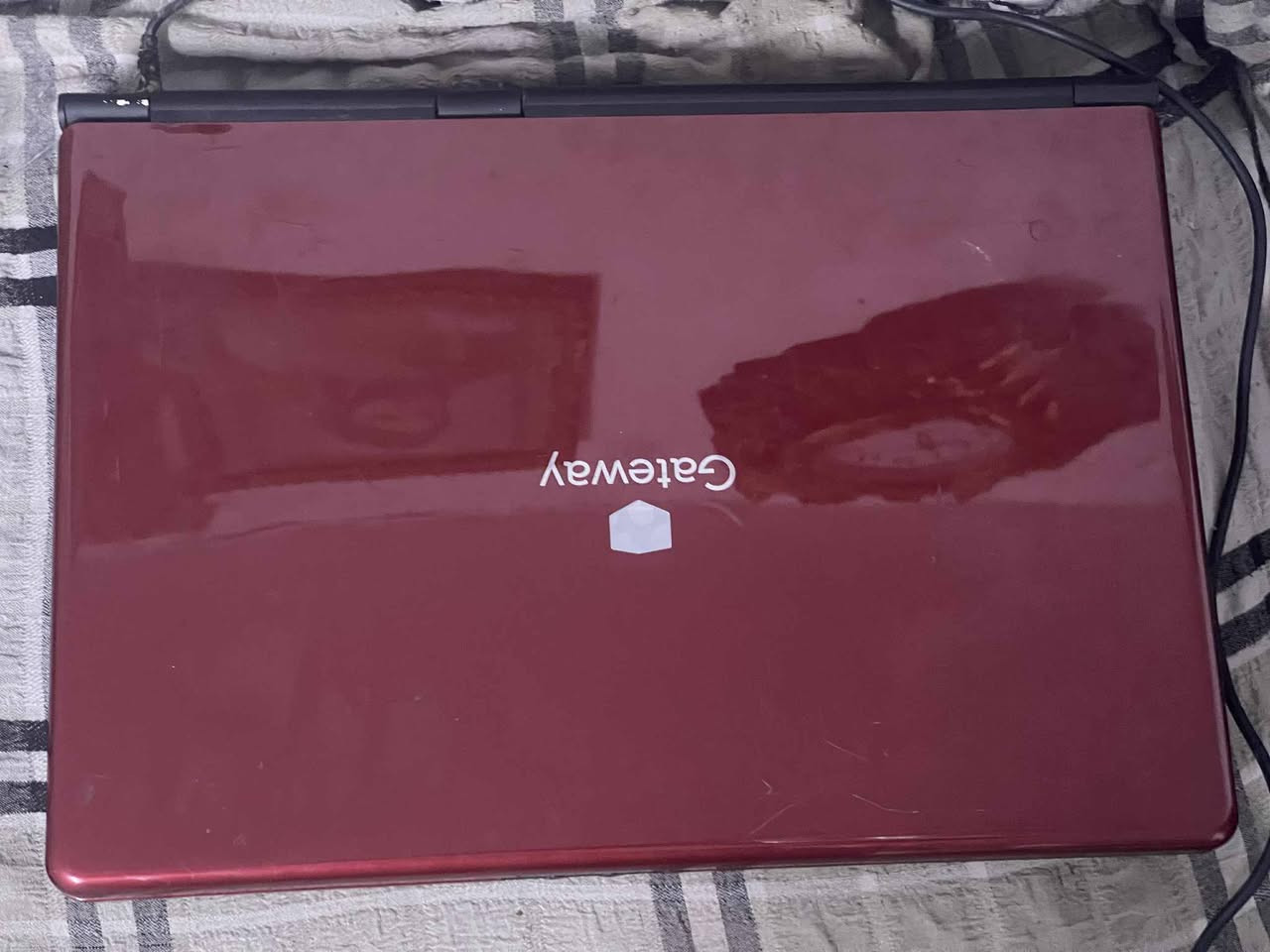 للبيع لابتوب ما اعرف مواصفاتها ناقصها هارد و شاحنة السعر 40 قفل ويا التوصيل


**إذا كنت صاحب هذا الإعلان وتريد حذفه لأي سبب، رجاءا أرسل رسالة إلى الدعم الفني**