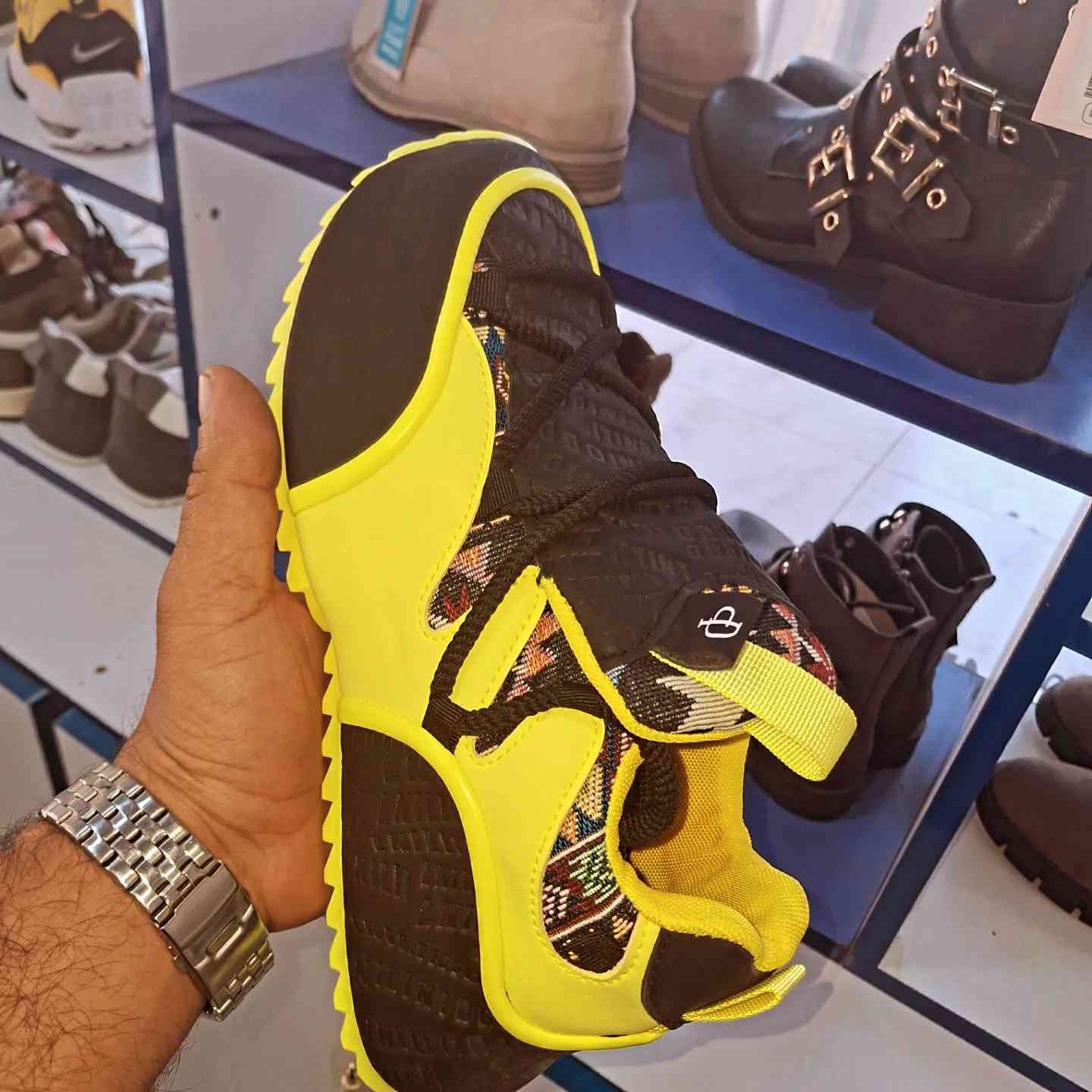 أفخم الماركات #الأوربية احذيه رجالي ونسائية 
#جنط كوزمتك عطور 
مجمع #لازوردي_البابلي #تـحـطـيـم ألاسـعـار #وكـشـخـتـكم علـيـنـا والـسـعر ابـلاش لبـلاش الأناقة


**إذا كنت صاحب هذا الإعلان وتريد حذفه لأي سبب، رجاءا أرسل رسالة إلى الدعم الفني**