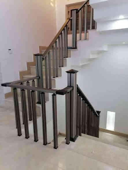 تخفيضات هائله لعمل المحجرات لامنيوم التركي بسعر مناسب جدا سعر المتر 35الف 4خطوط جميع الوان متوفره جميع نقشات عليهن تخفيض ومحجر عاج وجام سعربايه25الف جام ضدكسر تركي درجه اولى ضمان بلون وقوه10سنوات جميع مناطق البصره لاستفسار اتصل ***********
