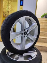 للبيع تخم اصلي  كامل مع حساسات وتايرت نص عمر نظافه الويل  100% لاعواج ...