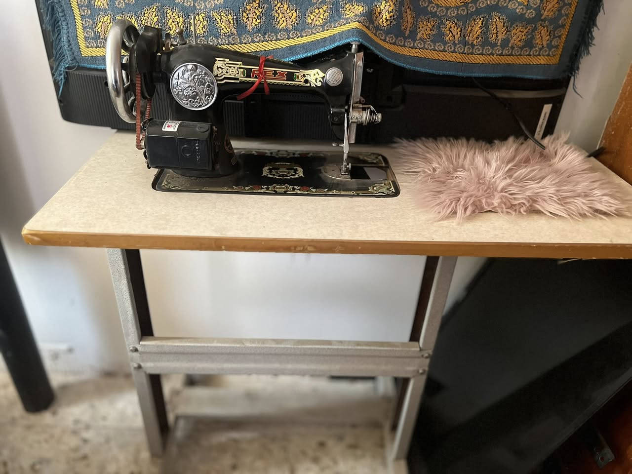 للبيع السعر 50المكينه
ومكنسه تلاثين


**إذا كنت صاحب هذا الإعلان وتريد حذفه لأي سبب، رجاءا أرسل رسالة إلى الدعم الفني**