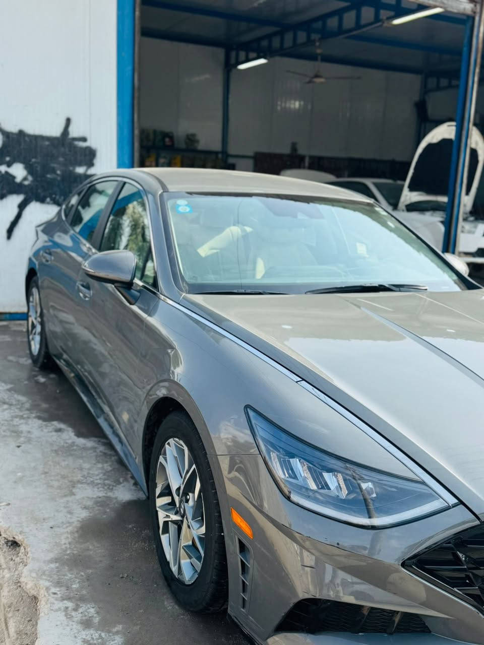 سوناتا 2023 @                                                                         وارد امريكي كفاله عامه كلين  لون اسمنتي                                رقم بصره باسمي السعر 205 اي استفسار 📞*********** مكان السياره بصره
