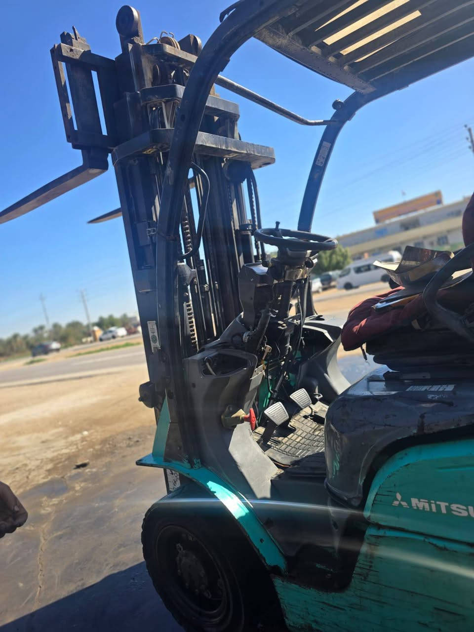 السعر اتصل *********** جاهزه للشغل اوتماتيك ٢ ونص طن
