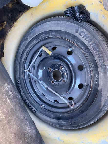 سلام عليكم سمند موديل ٢٠١١
مكينه وكيره مكفوله 
تخم تاير وصدر جديد  وباتري
تبريد شغال 
رقمه ميز وسنويه بعده مانافذه 
مكانه واسط قضاء بدره 
سعره ٣٥ وبيه مجال 
***********
***********
